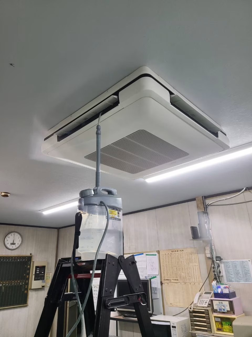 天井カセット型業務用エアコン保守